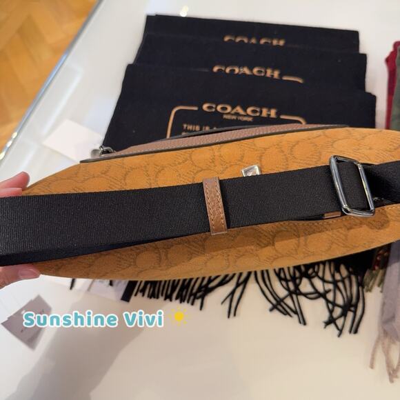 NWT Coach Small Finn Crossbody Bag Pouch Signature Suede Caramel Sable CCG16 - Picture 3 of 7